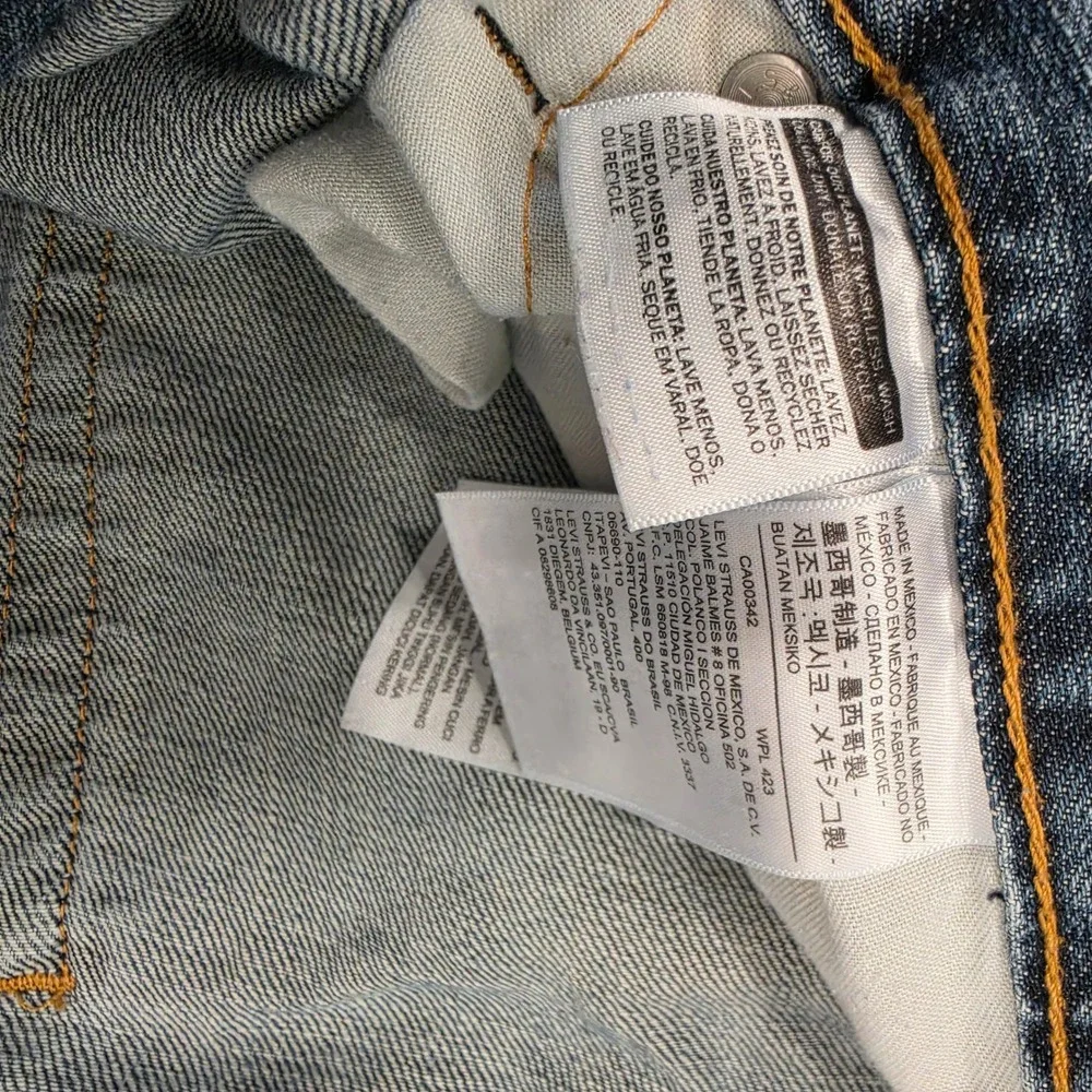 Levis levi 559